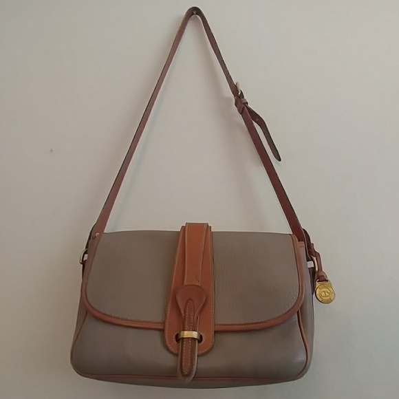 Dooney & Bourke Handbags - Vintage Dooney & Bourke Crossbody bag
